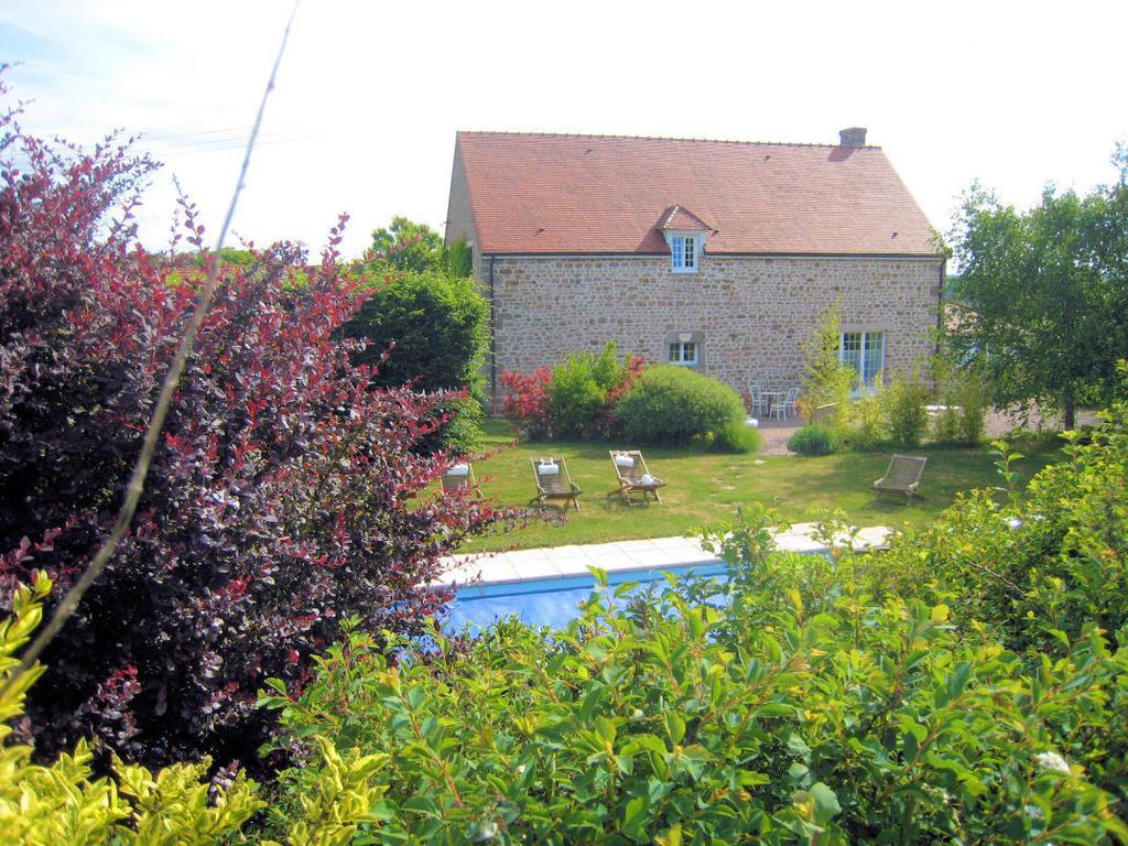 La Clef Des Champs Bed & Breakfast La Roche-en-Brenil Exterior photo