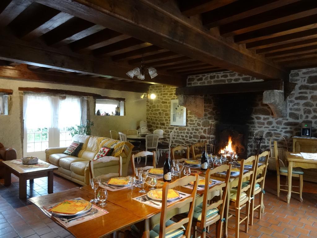 La Clef Des Champs Bed & Breakfast La Roche-en-Brenil Exterior photo