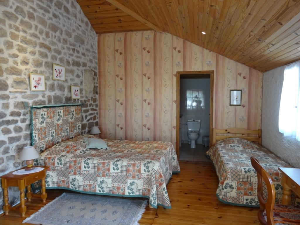 La Clef Des Champs Bed & Breakfast La Roche-en-Brenil Room photo